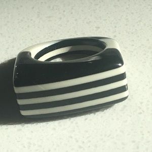 Vintage Black and White Plastic Ring, Size 6-7